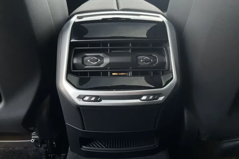 BMW i7 din 2024 cu 1.437 km - oferta BMW157607 - foto 24