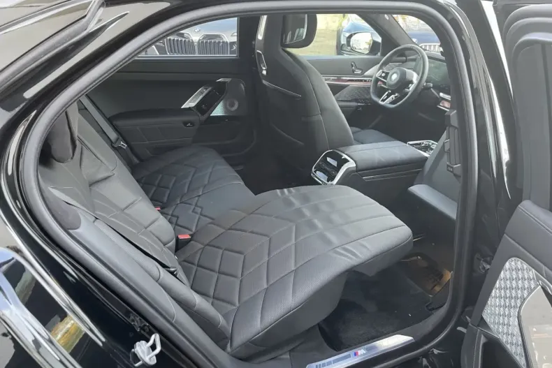 BMW i7 din 2024 cu 1.437 km - oferta BMW157607 - foto 26