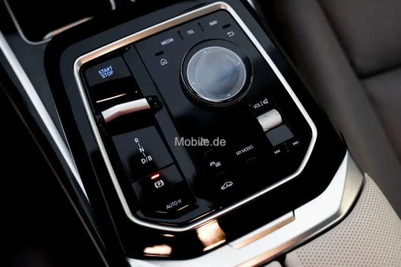 BMW i7 din 2024 cu 11.699 km - oferta BMW157609 - foto 13