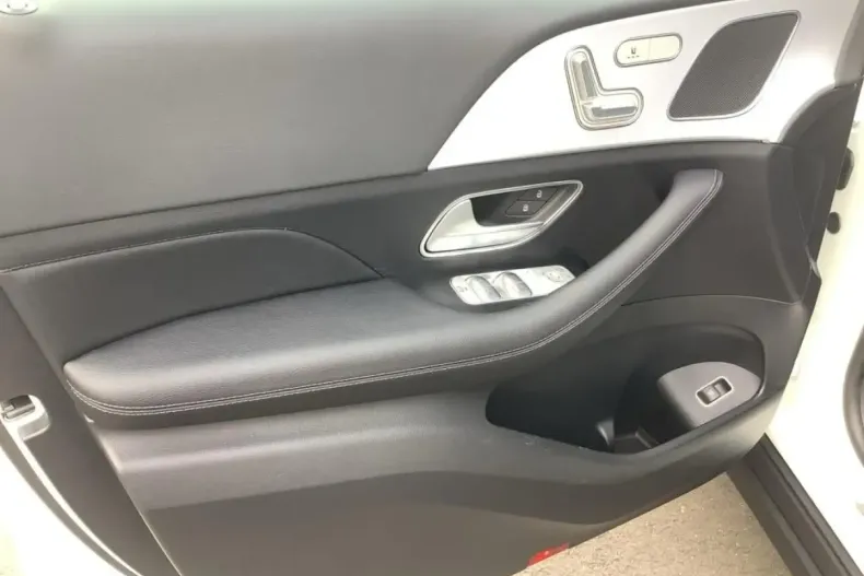 Mercedes-Benz GLE 300 din 2024 cu 13.896 km - oferta MER157612 - foto 7