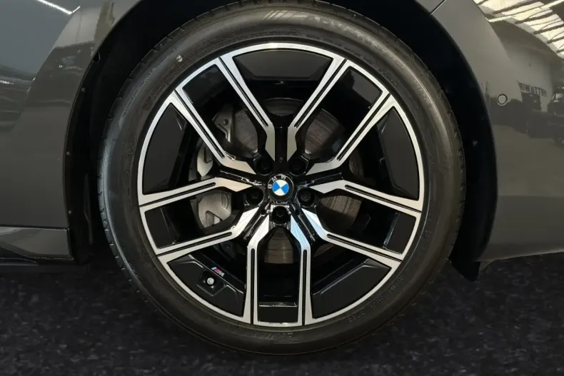 BMW i7 din 2024 cu 4.920 km - oferta BMW157621 - foto 4