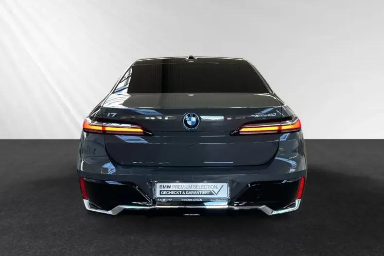 BMW i7 din 2024 cu 4.920 km - oferta BMW157621 - foto 5