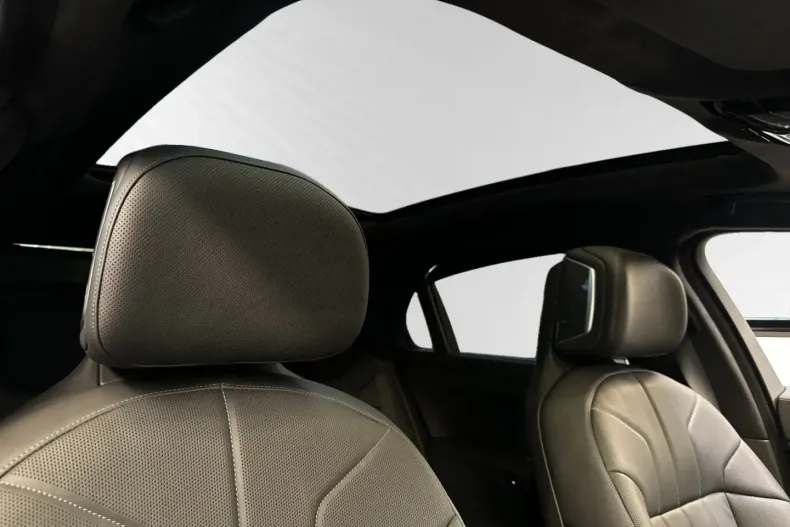 BMW i7 din 2024 cu 4.920 km - oferta BMW157621 - foto 14