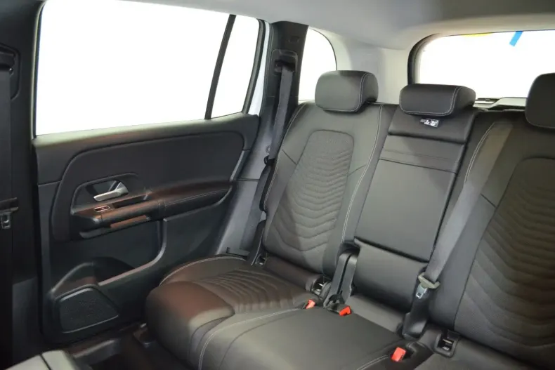 Mercedes-Benz GLB 220 din 2021 cu 106.000 km - oferta MER157632 - foto 16