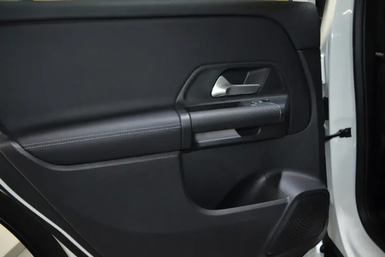 Mercedes-Benz GLB 220 din 2021 cu 106.000 km - oferta MER157632 - foto 18