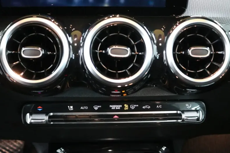 Mercedes-Benz GLB 220 din 2021 cu 106.000 km - oferta MER157632 - foto 20