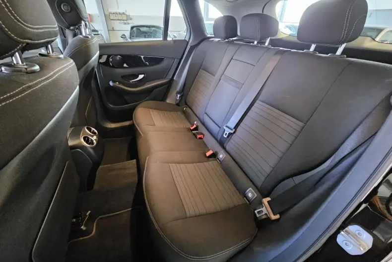 Mercedes-Benz GLC 220 din 2020 cu 100.000 km - oferta MER157634 - foto 13