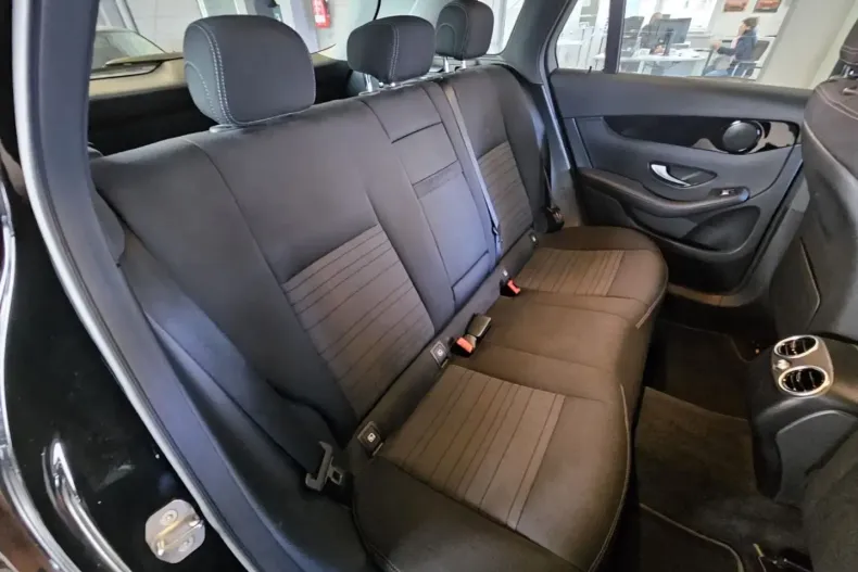 Mercedes-Benz GLC 220 din 2020 cu 100.000 km - oferta MER157634 - foto 16