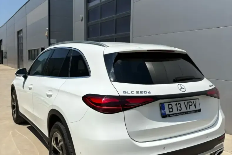 Mercedes-Benz GLC 220 din 2023 cu 24.500 km - oferta MER157644 - foto 5