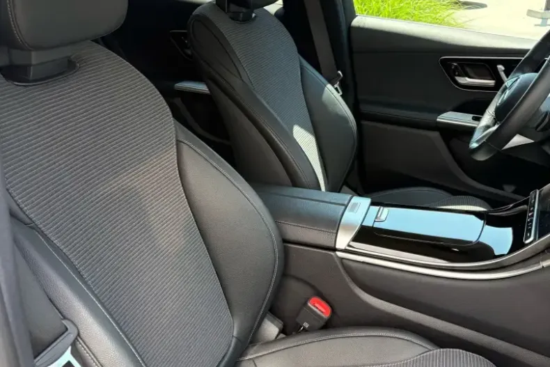 Mercedes-Benz GLC 220 din 2023 cu 24.500 km - oferta MER157644 - foto 8