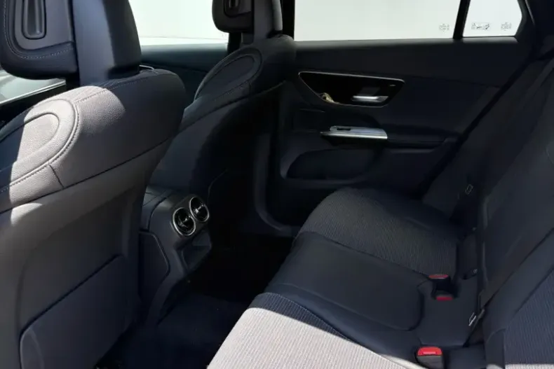 Mercedes-Benz GLC 220 din 2023 cu 24.500 km - oferta MER157644 - foto 10