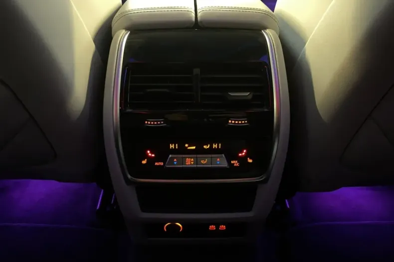 BMW XM din 2024 cu 2.800 km - oferta BMW157649 - foto 12