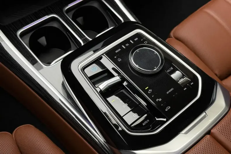 BMW i7 din 2024 cu 12.000 km - oferta BMW157656 - foto 16