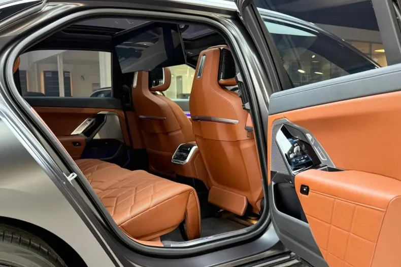 BMW i7 din 2024 cu 12.000 km - oferta BMW157656 - foto 20