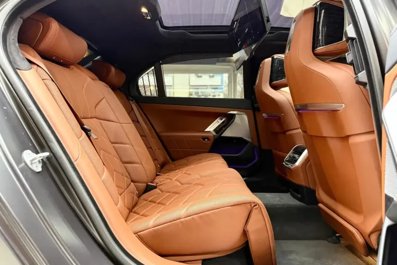 BMW i7 din 2024 cu 12.000 km - oferta BMW157656 - foto 23