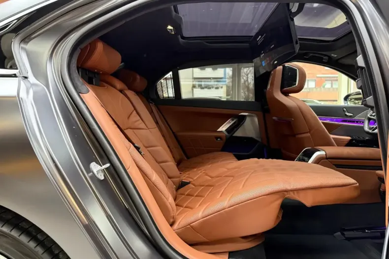 BMW i7 din 2024 cu 12.000 km - oferta BMW157656 - foto 24