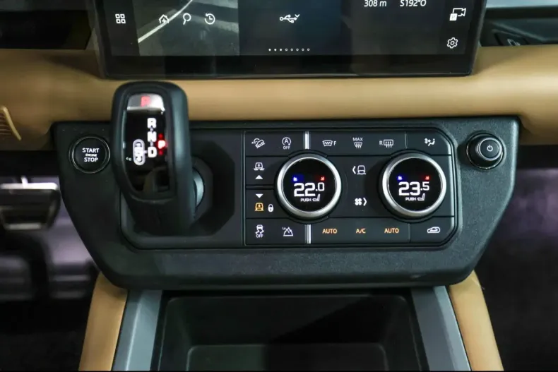 Land Rover Defender din 2024 cu 14.500 km - oferta LAN157658 - foto 20