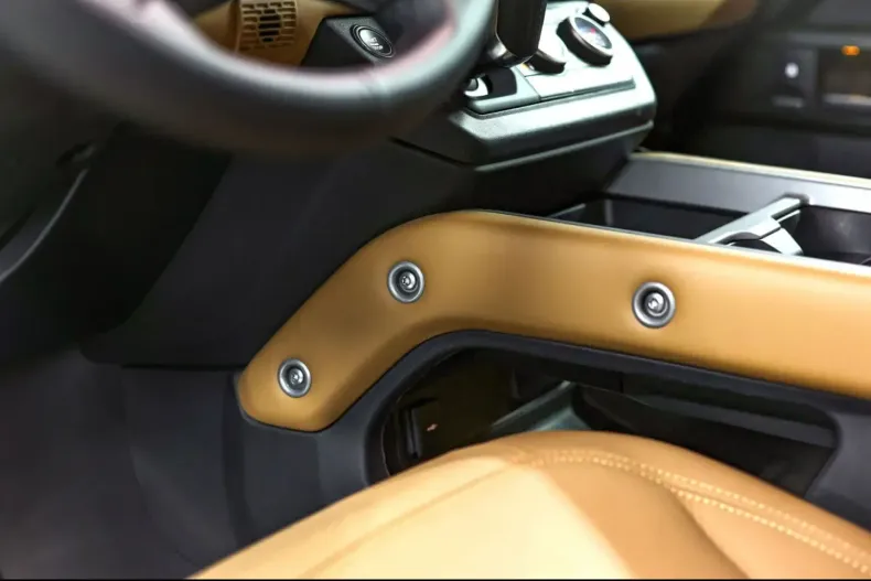 Land Rover Defender din 2024 cu 14.500 km - oferta LAN157658 - foto 22