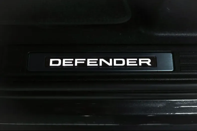 Land Rover Defender din 2024 cu 14.500 km - oferta LAN157658 - foto 29