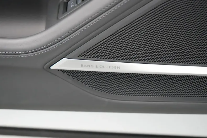 Audi S8 din 2024 cu 7.904 km - oferta AUD157659 - foto 4