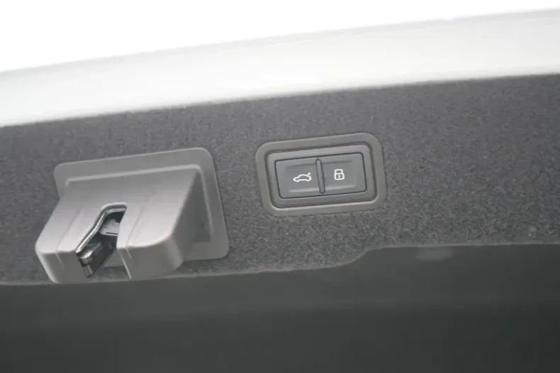 Audi S8 din 2024 cu 7.904 km - oferta AUD157659 - foto 19