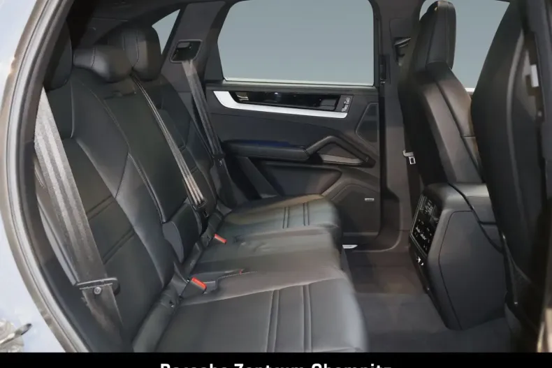 Porsche Cayenne din 2024 cu 11.500 km - oferta POR157660 - foto 8