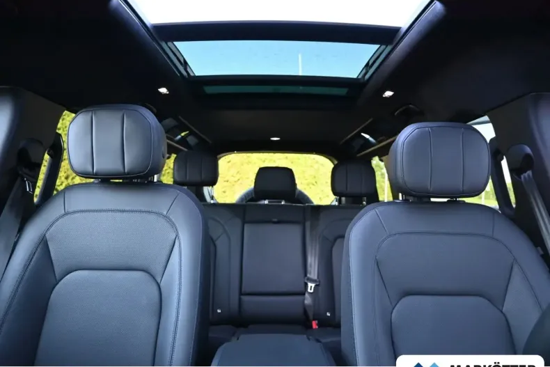 Land Rover Defender din 2024 cu 5.425 km - oferta LAN157664 - foto 2