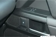 Land Rover Defender din 2024 cu 5.425 km - oferta LAN157664 - foto 16