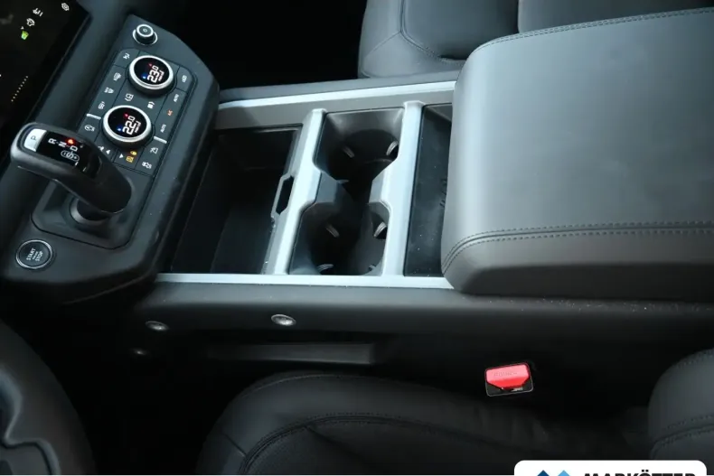 Land Rover Defender din 2024 cu 5.425 km - oferta LAN157664 - foto 29