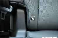 Land Rover Defender din 2024 cu 5.425 km - oferta LAN157664 - foto 34