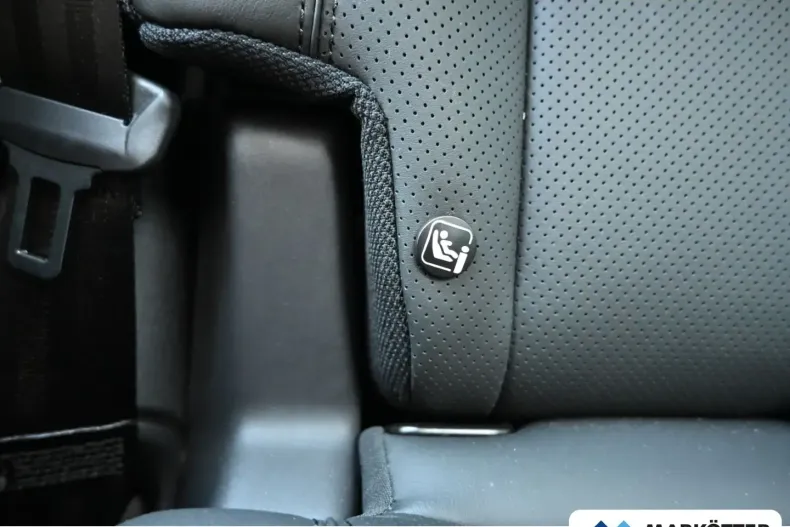 Land Rover Defender din 2024 cu 5.425 km - oferta LAN157664 - foto 34