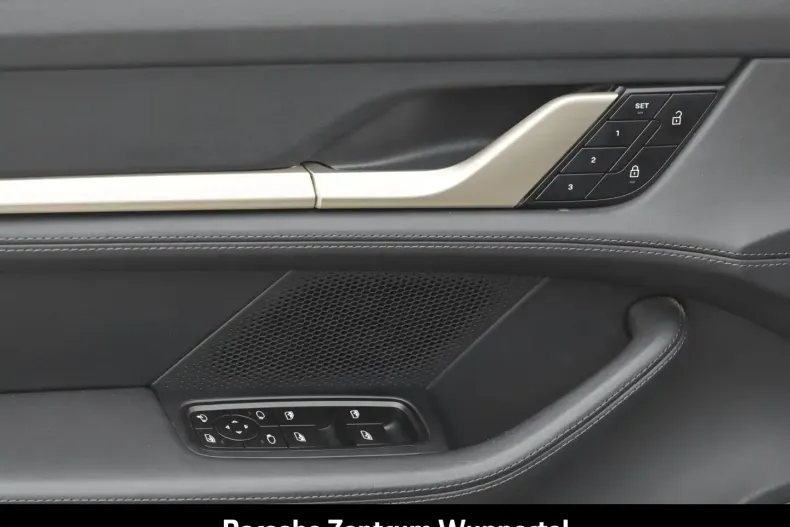 Porsche Taycan din 2024 cu 15.182 km - oferta POR157667 - foto 14