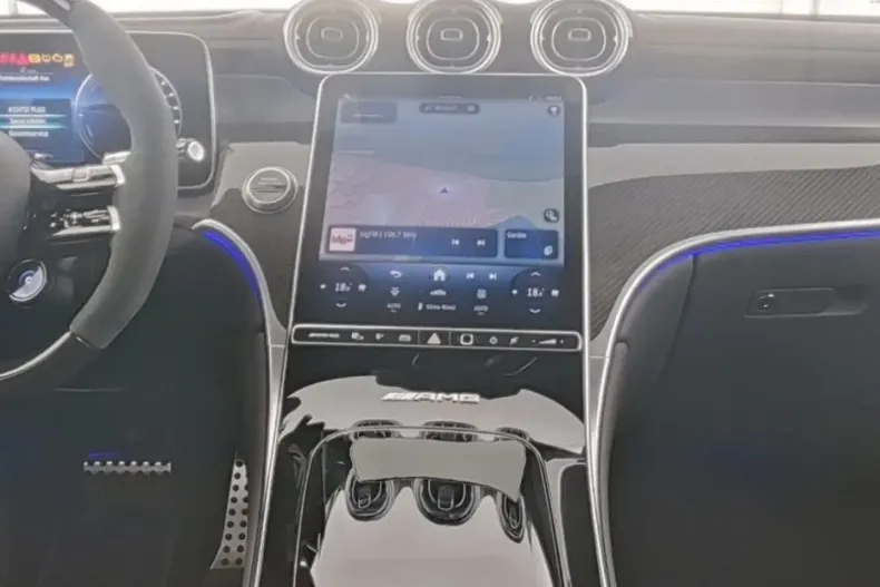 Mercedes-Benz GLC 63 AMG din 2024 cu 4.570 km - oferta MER157671 - foto 6