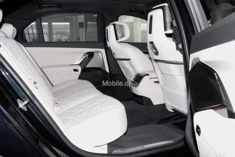 BMW i7 din 2024 cu 19.822 km - oferta BMW157673 - foto 6