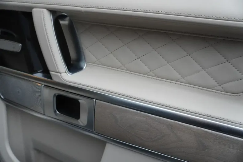 Mercedes-Benz G 450 din 2024 cu 2.400 km - oferta MER157696 - foto 31