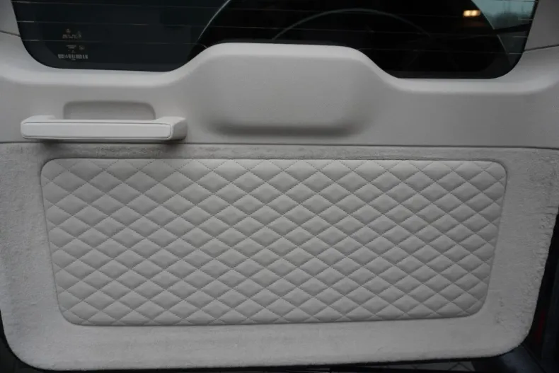 Mercedes-Benz G 450 din 2024 cu 2.400 km - oferta MER157696 - foto 33