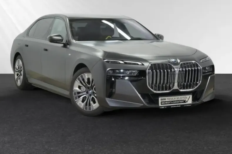 BMW 750 din 2024 cu 11.450 km - oferta BMW157705 - foto 1