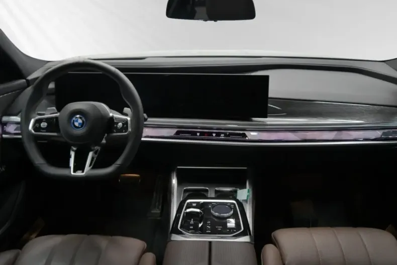 BMW 750 din 2024 cu 11.450 km - oferta BMW157705 - foto 4