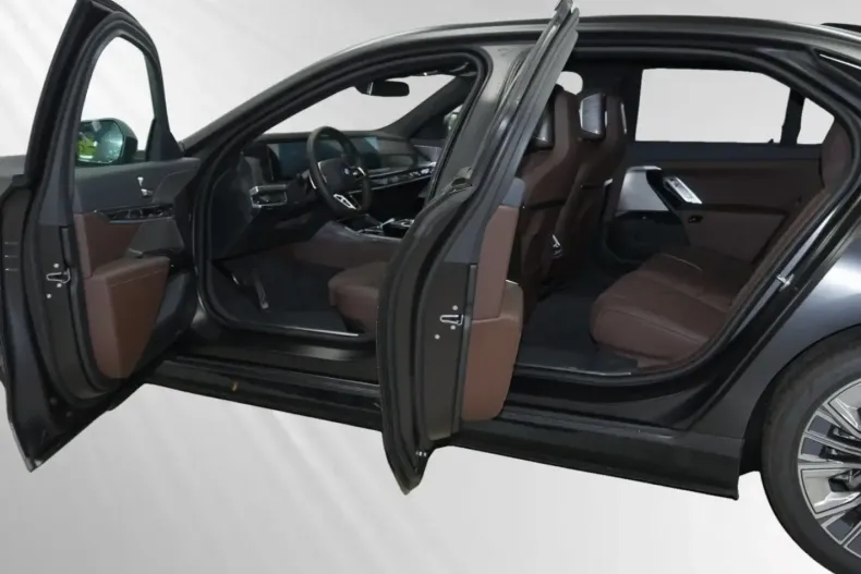 BMW 750 din 2024 cu 11.450 km - oferta BMW157705 - foto 9