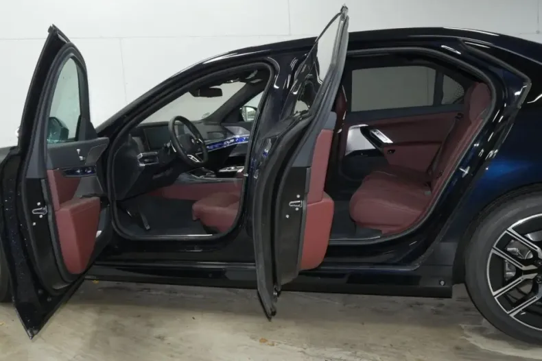 BMW 740 din 2025 cu 22.305 km - oferta BMW157706 - foto 9