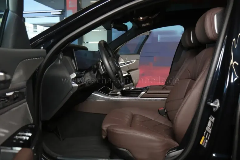 BMW 750 din 2023 cu 7.500 km - oferta BMW157707 - foto 2