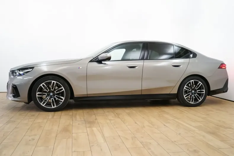 BMW 520 din 2024 cu 12.700 km - oferta BMW157738 - foto 2