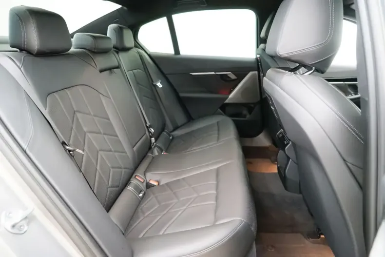 BMW 520 din 2024 cu 12.700 km - oferta BMW157738 - foto 10