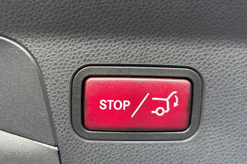 Mercedes-Benz GLC 300 din 2021 cu 67.652 km - oferta MER157751 - foto 26