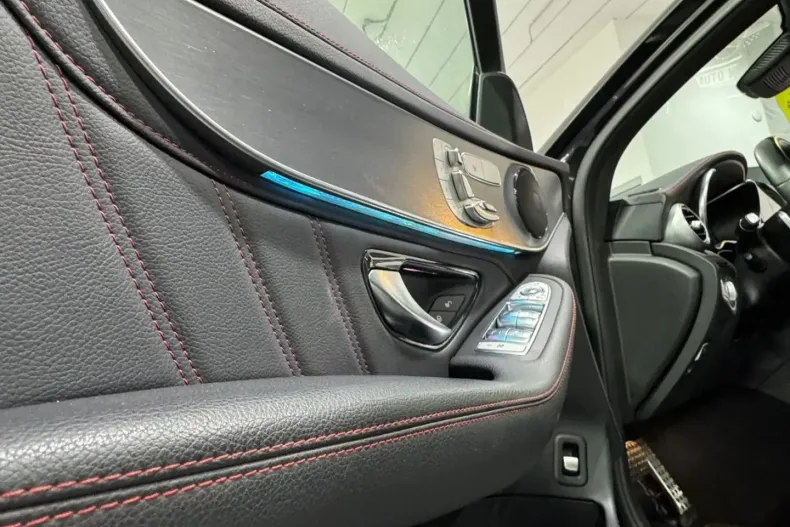 Mercedes-Benz GLC 300 din 2022 cu 61.706 km - oferta MER157752 - foto 12