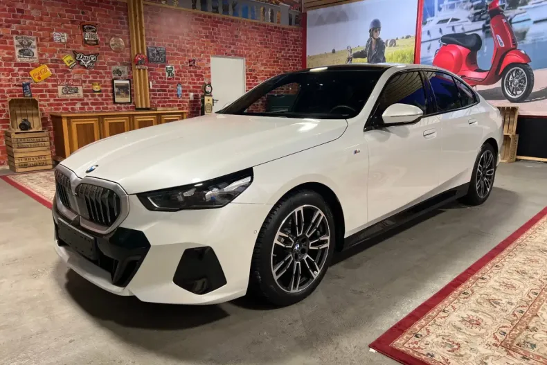 BMW 520 din 2024 cu 25.176 km - oferta BMW157757 - foto 2