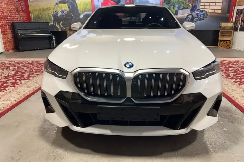 BMW 520 din 2024 cu 25.176 km - oferta BMW157757 - foto 3