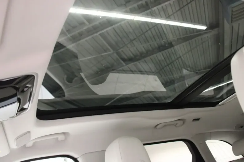 Land Rover Range Rover Velar din 2021 cu 70.200 km - oferta LAN157759 - foto 9