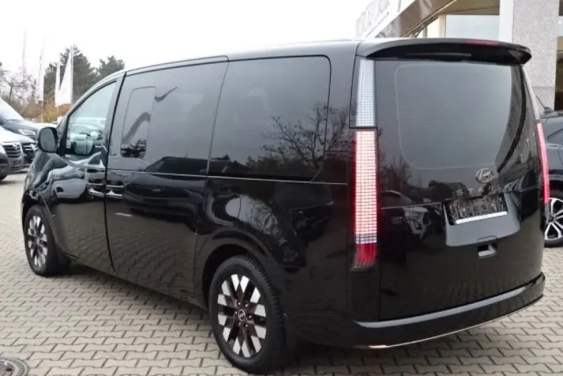 Hyundai STARIA din 2022 cu 53.452 km - oferta HYU157761 - foto 4