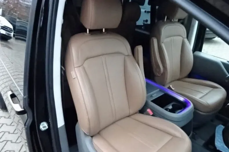 Hyundai STARIA din 2022 cu 53.452 km - oferta HYU157761 - foto 8